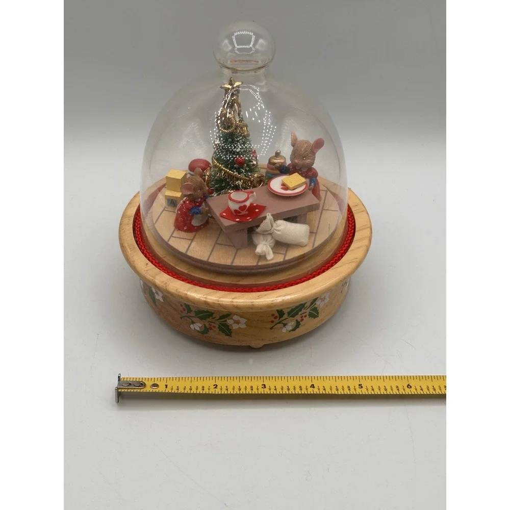 Vintage Enesco Christmas Mice‎ Cheese Cloche Musical Animated 1990 Music Box